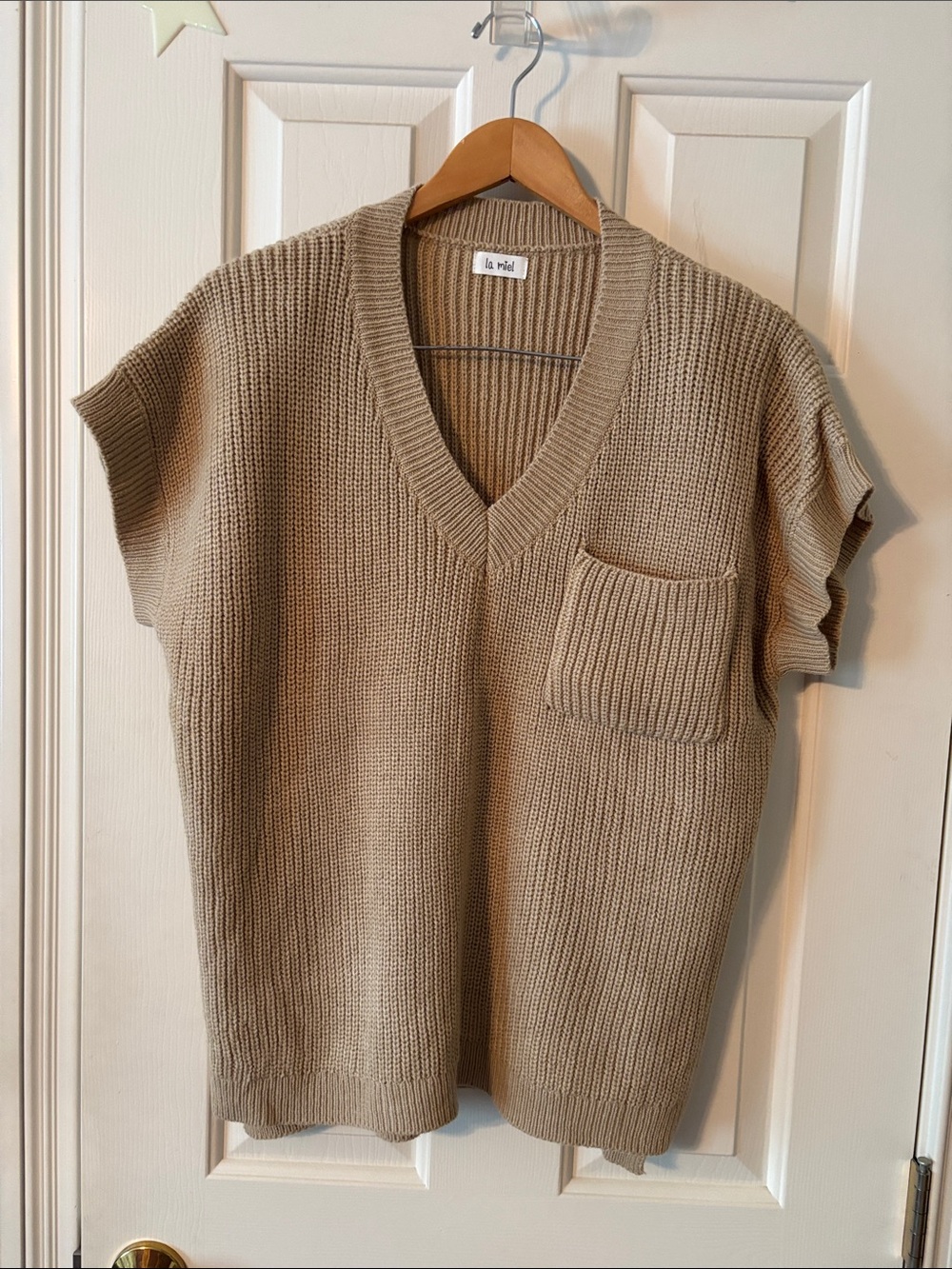 LA MIEL V-Neck Short Sleeve Knit top in Beige